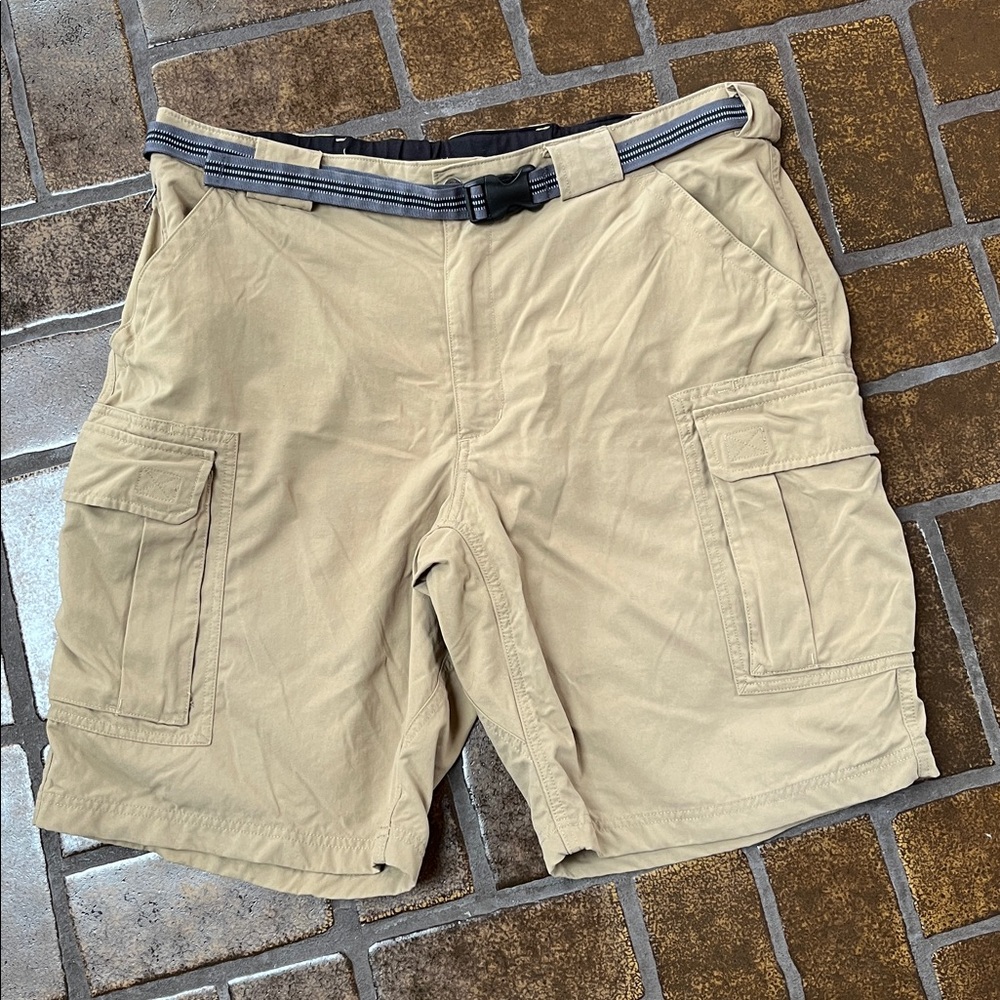 Duluth Trading Co. Camel Khaki Belted Scotchguard Nylon Cargo Shorts